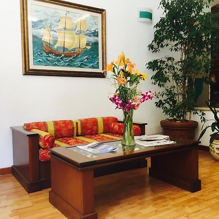 Hotel La Bussola 안치오 외부 사진